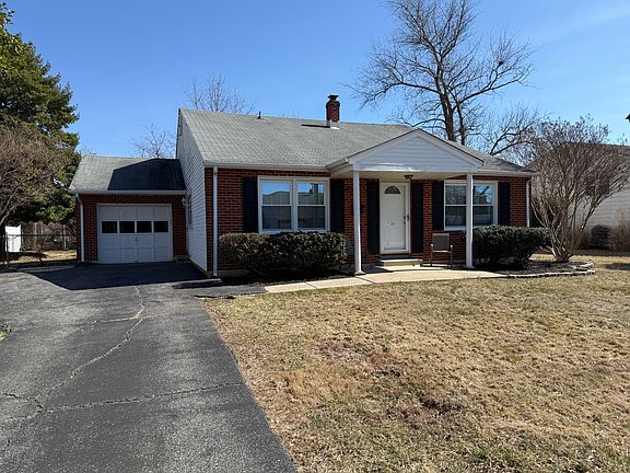 House
325 S Booth Dr, New Castle, DE 19720