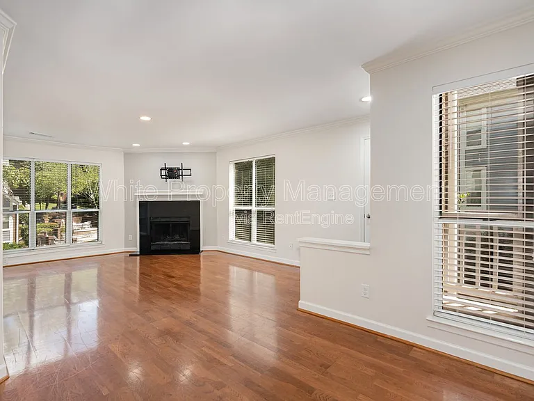 2516 Cranbrook Ln #9 — Photo 6