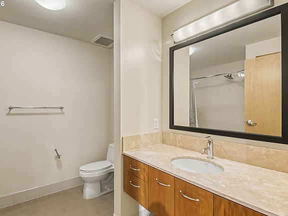 4th image of 1221 SW 10th Ave Unit 219