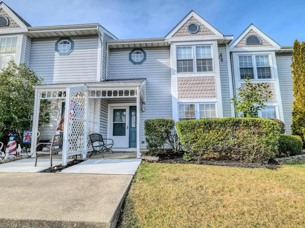 632 E Chancery Ln, Galloway, NJ 08205