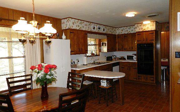 4th image of 355 Hunters Glen Dr