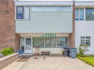 1218 Magnolia Ln, Herndon, VA 20170