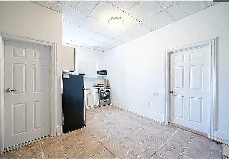 56 Monroe St #3 — Photo 3