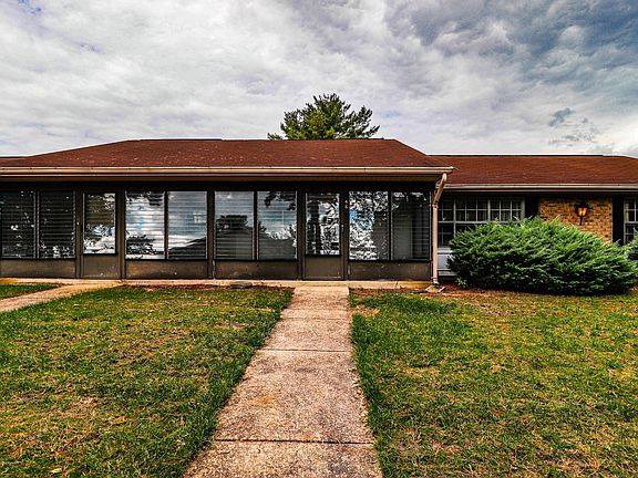 2nd image of 46B Buckingham Dr