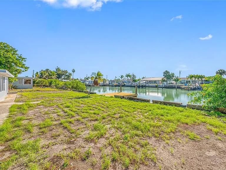 7930 Causeway Blvd S — Photo 54
