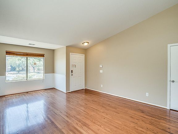 3rd image of 264 W Settlers Trl