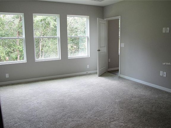 4th image of 121 Parkhurst Ln