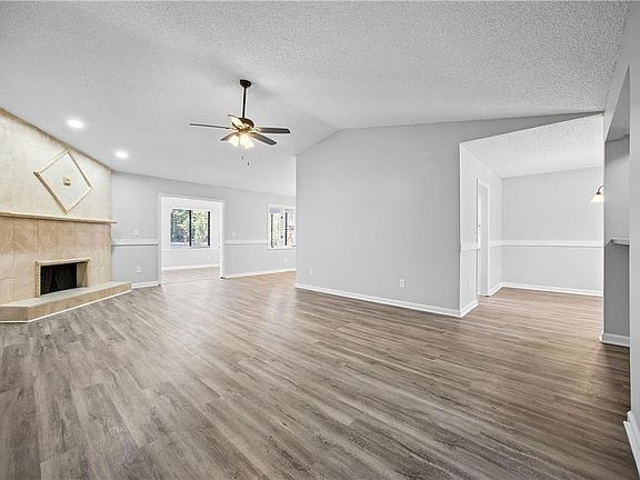 2nd image of 10090 Timberstone Rd