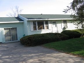 3rd image of 722 W Hollis St
