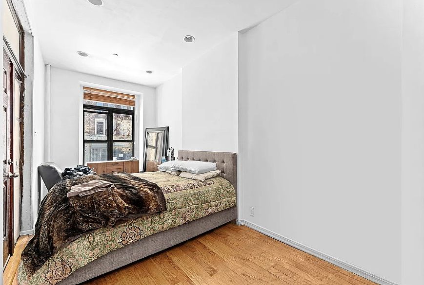 1st image of 491 Manhattan Ave APT 1
