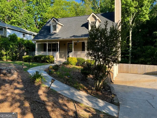 3950 Rocmar Dr, Snellville, GA 30039