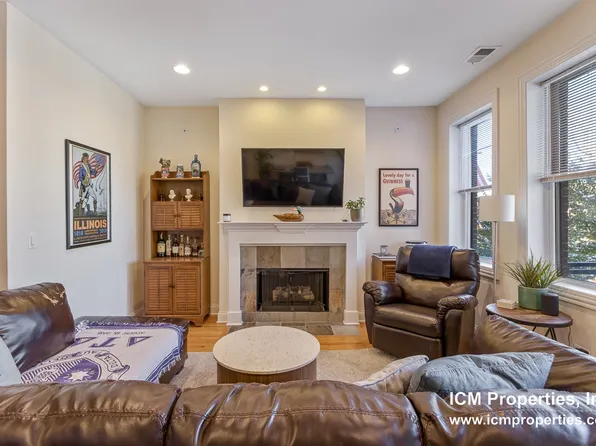 1037 W Newport Ave #2, Chicago, IL 60657