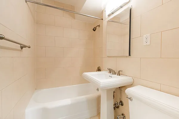 Rented by Stonehenge NYC LLC | media 11