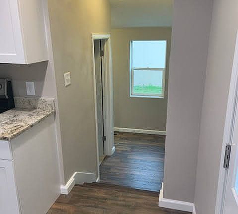 5th image of 521 S Walnut St
