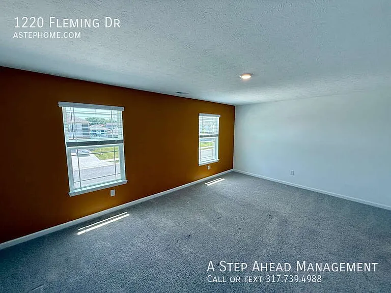 1220 Fleming Dr — Photo 11