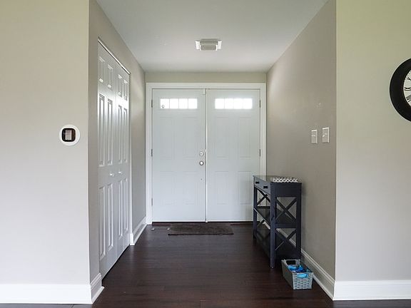 2nd image of 1085 Kingwood Ln