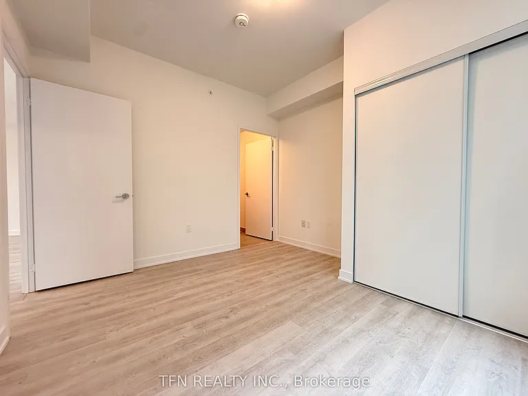 15 Richardson St #432 — Photo 9