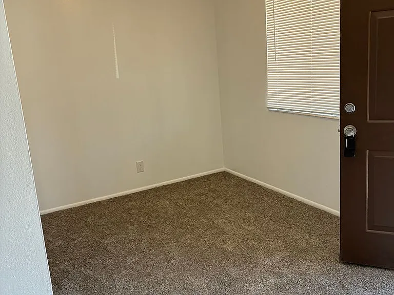 2047 N Buckboard Dr — Photo 4