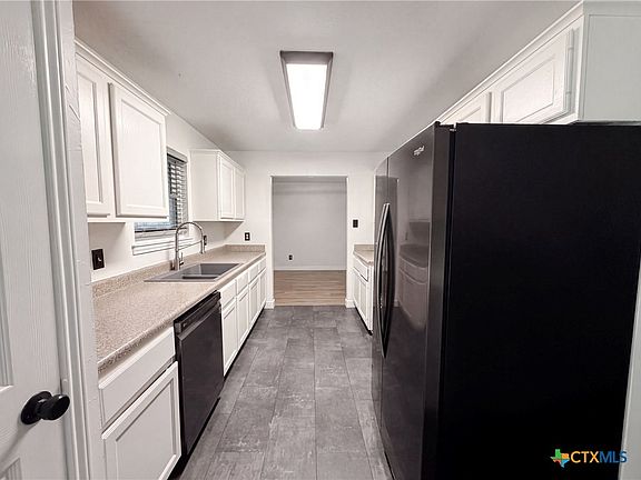 2nd image of 2505 Lain Dr