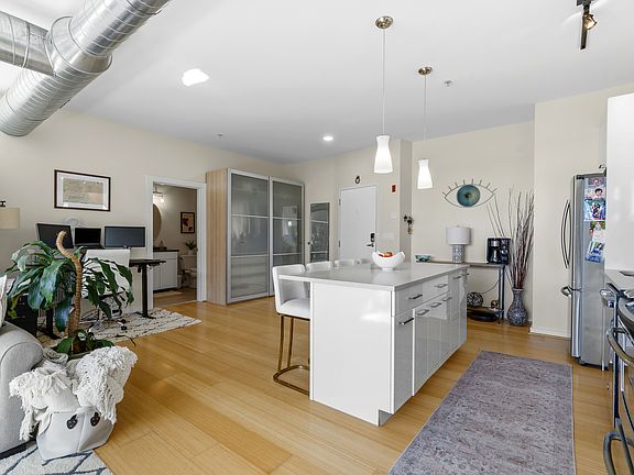 4th image of 944 Dorchester Ave APT 55