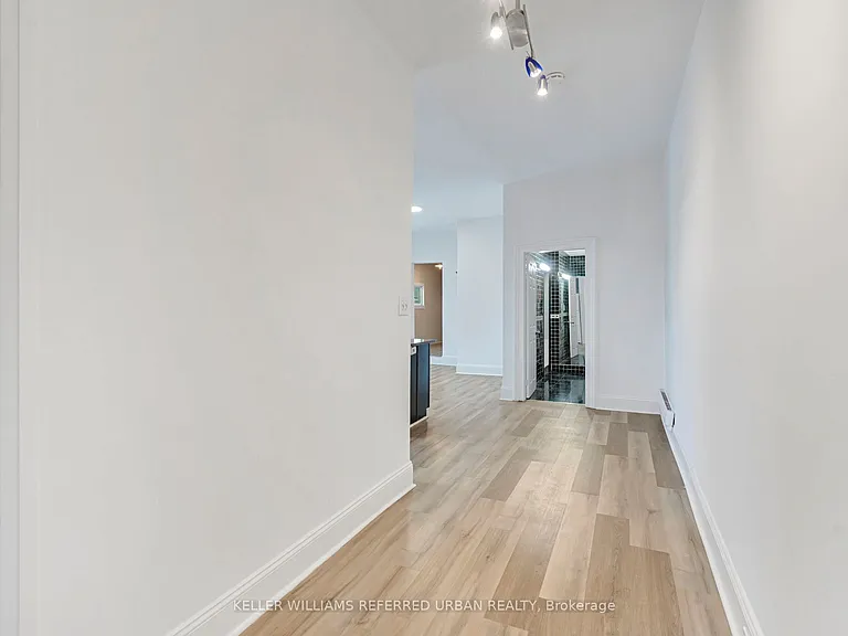 66 Dunlop St W — Photo 29