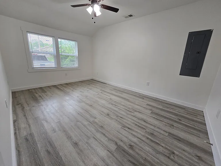 1520 W Lynn St — Photo 8