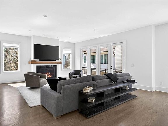 4th image of 4005 Hazel Nut Ln