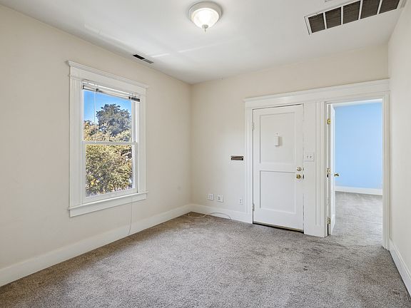 4th image of 91 Bentley Ave