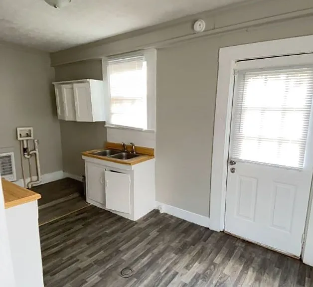 605 Durden St — Photo 8