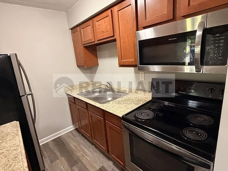 2021 Cambridge Dr #10 — Photo 18
