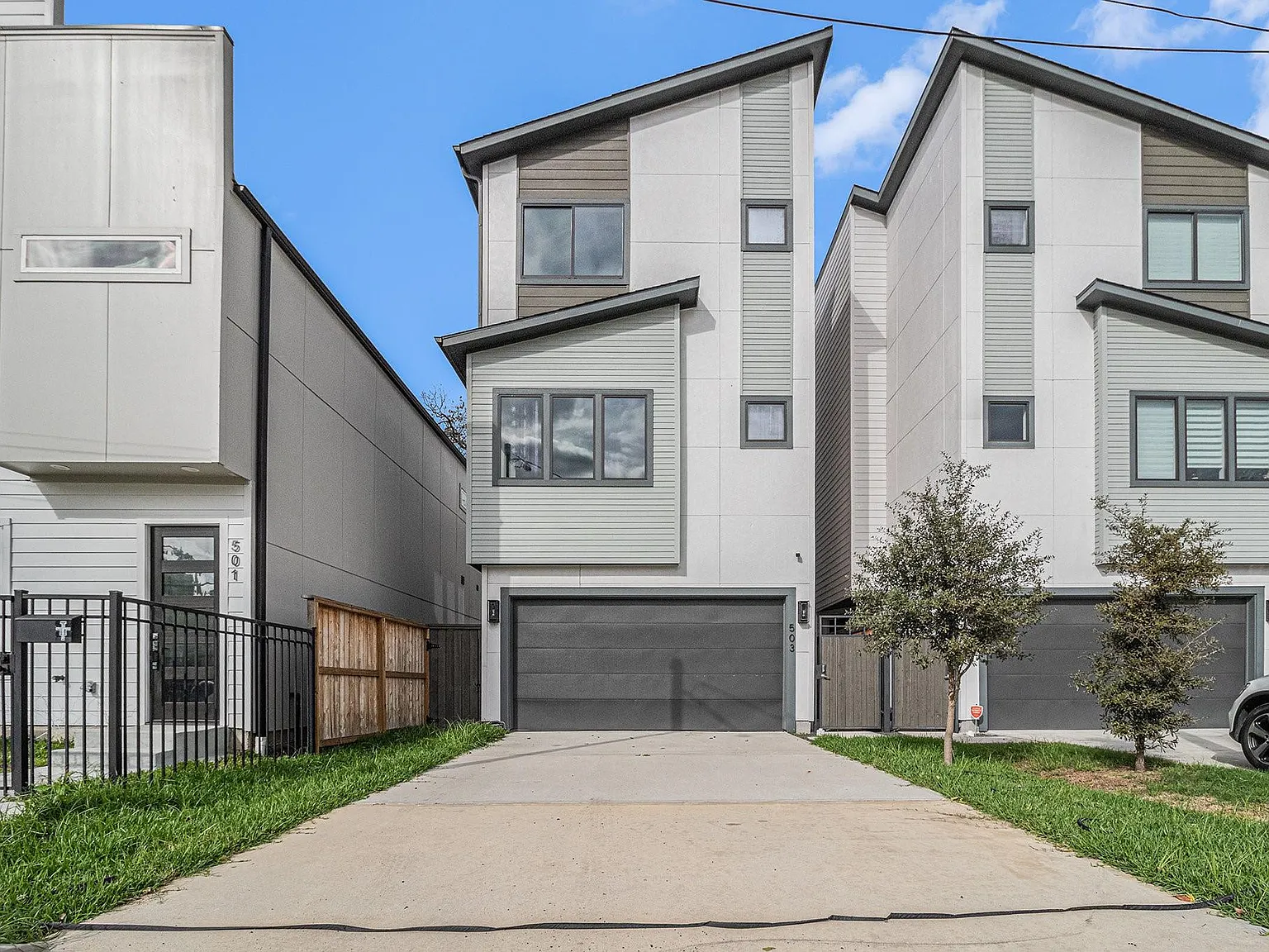 3 bed, 2.5 bath, 2189 sqft, $2,650 — Photo 2