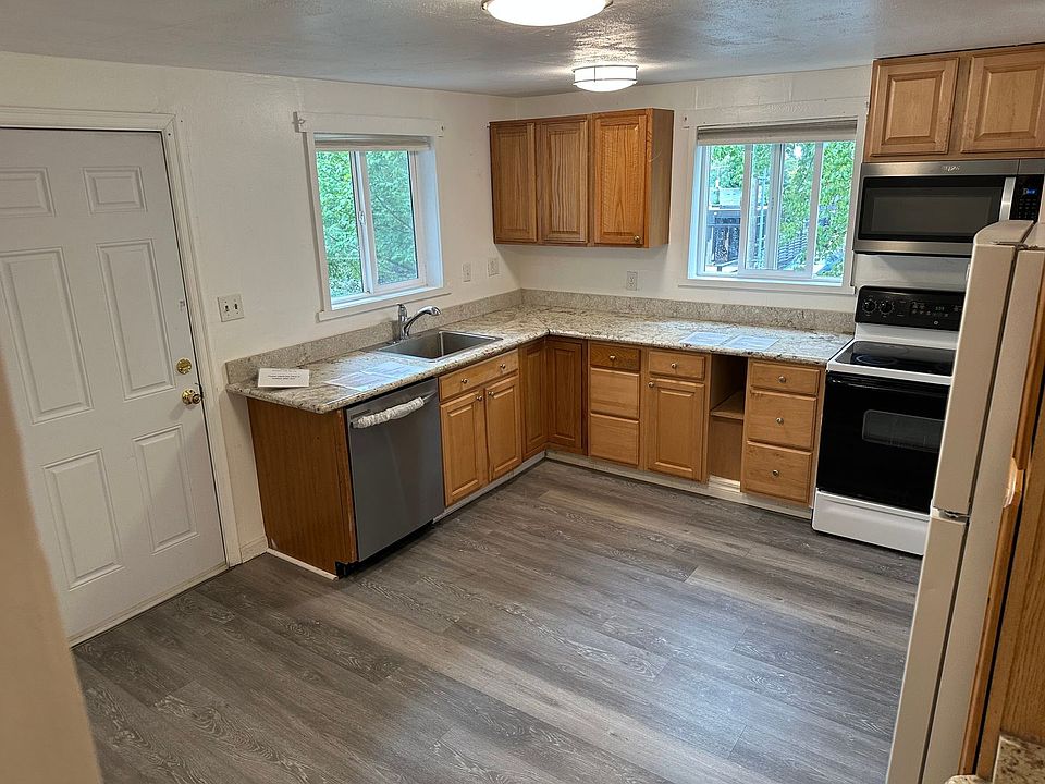 1st image of 704 19th Ave