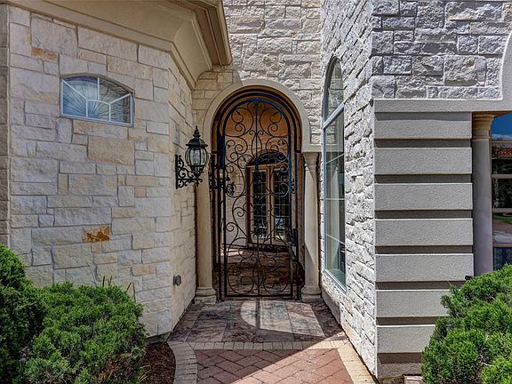 4th image of 19022 Windsor Lakes Dr