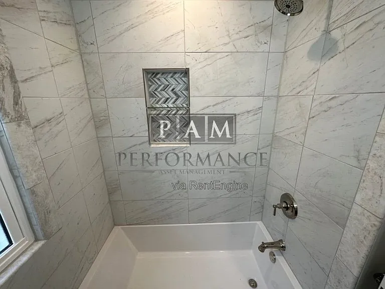 1912 S 91st St — Photo 15