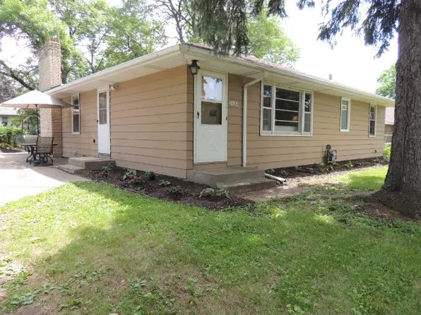 2054 Sloan St N, Maplewood, MN 55117