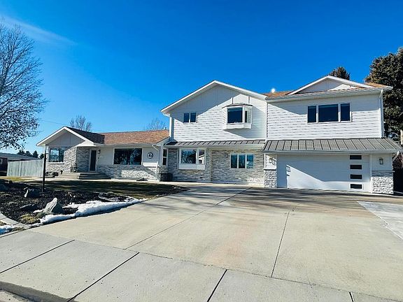 5th image of 1744 Alder Dr
