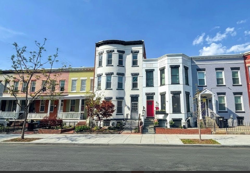 1st image of 1320 G St NE #3