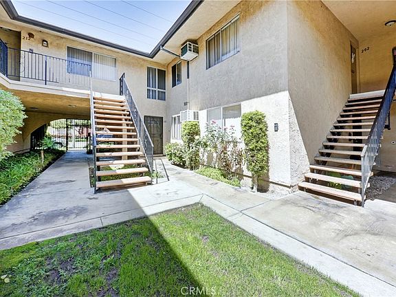 4th image of 12024 Bellflower Blvd