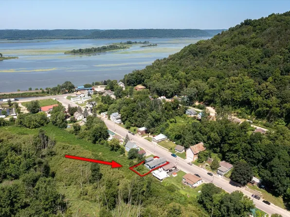 337 Spring St, Lynxville, WI 54626