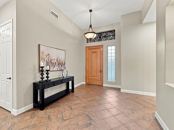 4th image of 481 E VERMONT Drive