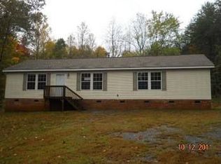 285 Carpenter Ln, Pilot Mountain, NC 27041