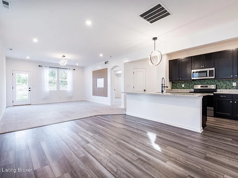10029 Windcrest Farms Ln — Photo 9