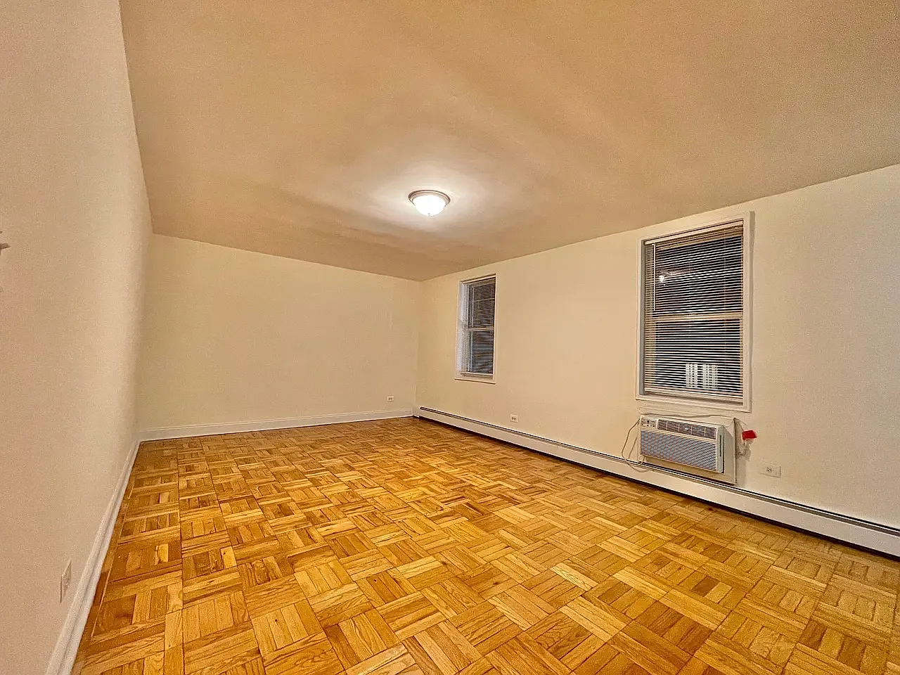 84-31 Van Wyck Expressway — Photo 4