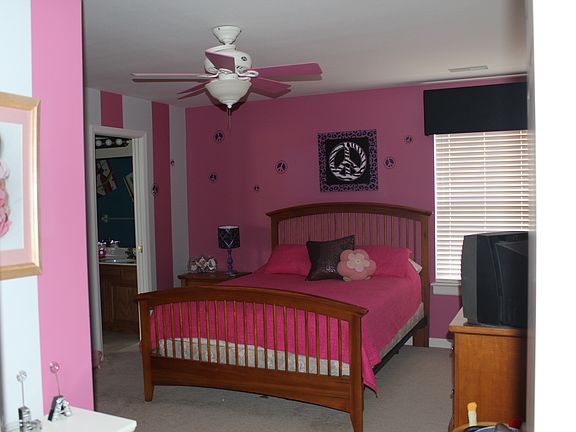 Bedroom 3 (Jack and Jill Bath)