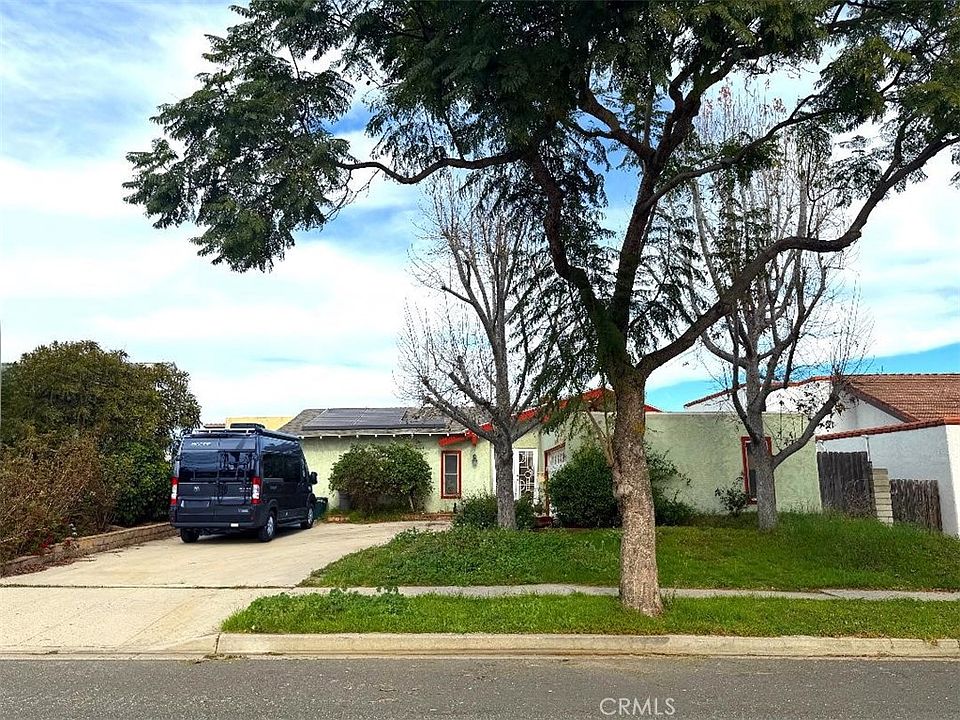 2nd image of 850 Albany Ave