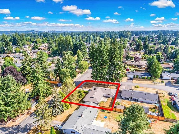 3rd image of 12908 43rd Ave NE