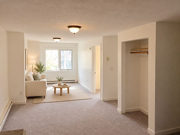 5th image of 470 Meridian St #1