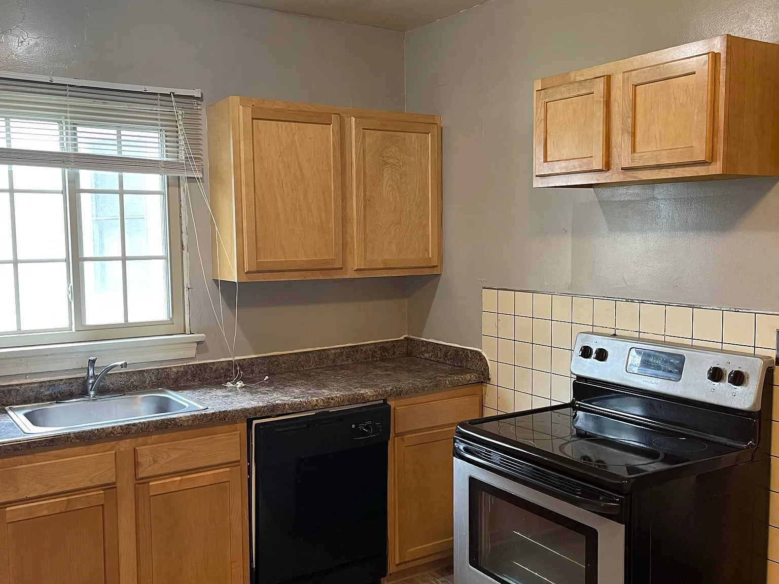 3 bed, 1498 sqft, $3,025 — Photo 2