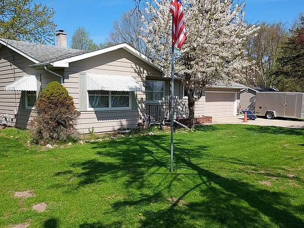 195 Smith St, Hesperia, MI 49421