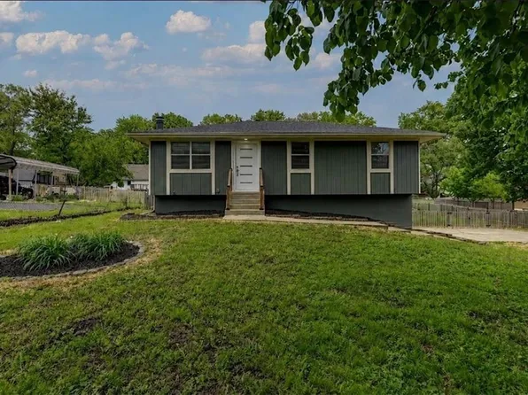 200 NE 83rd St, Kansas City, MO 64118